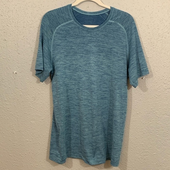 Lululemon Metal Vent Tech Blue Short Sleeve size M - Picture 1 of 12